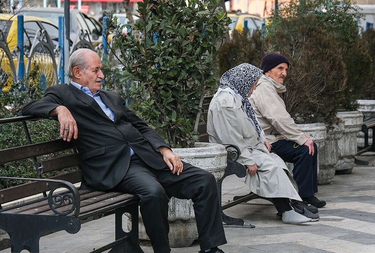 با چند سال سن از این پس بازنشسته می‌شوید؟