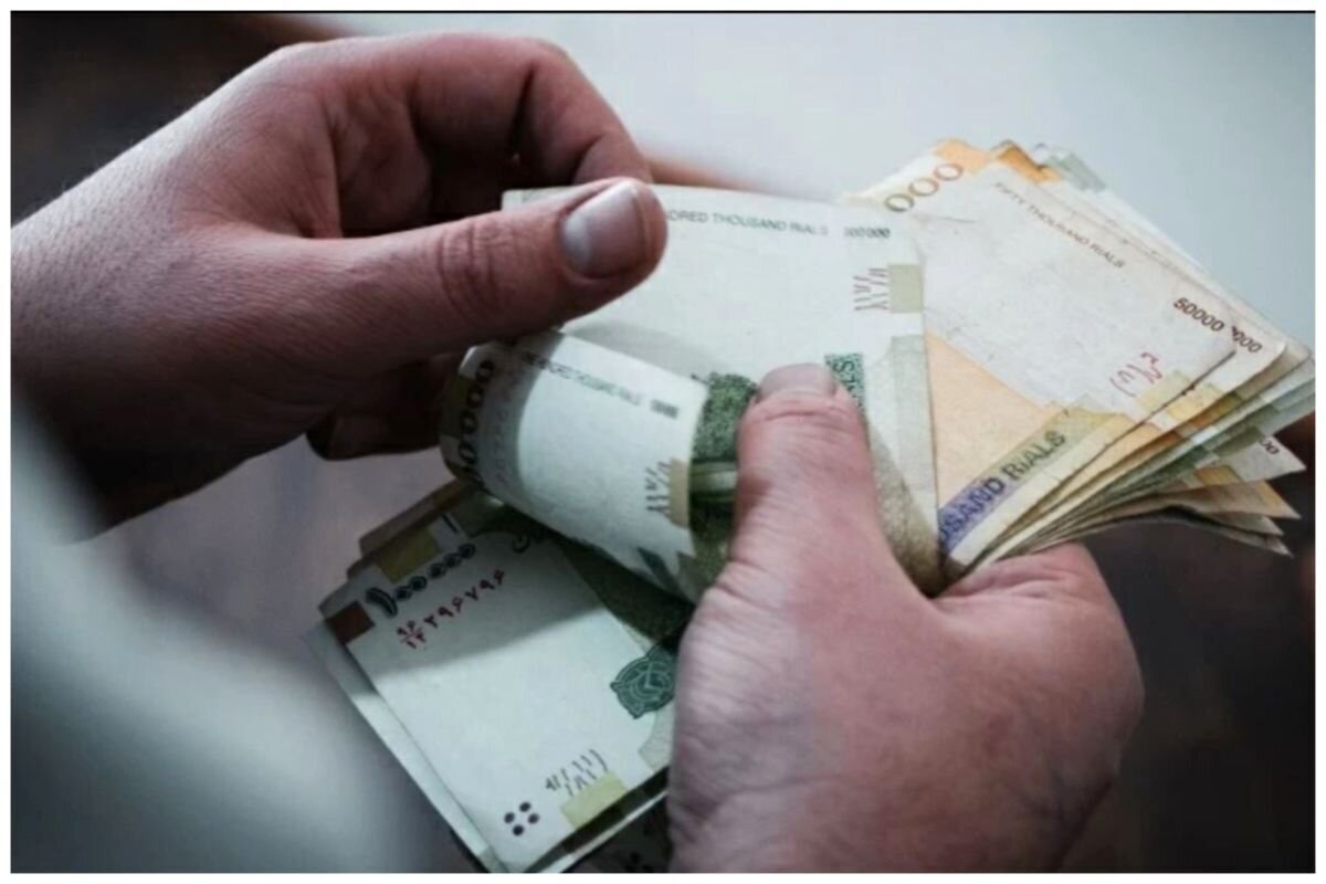 خبر مهم معاون رییس‌جمهور درباره حقوق کارمندان در سال ۱۴۰۴/ کف و سقف حقوق کارکنان دولت چقدر است؟