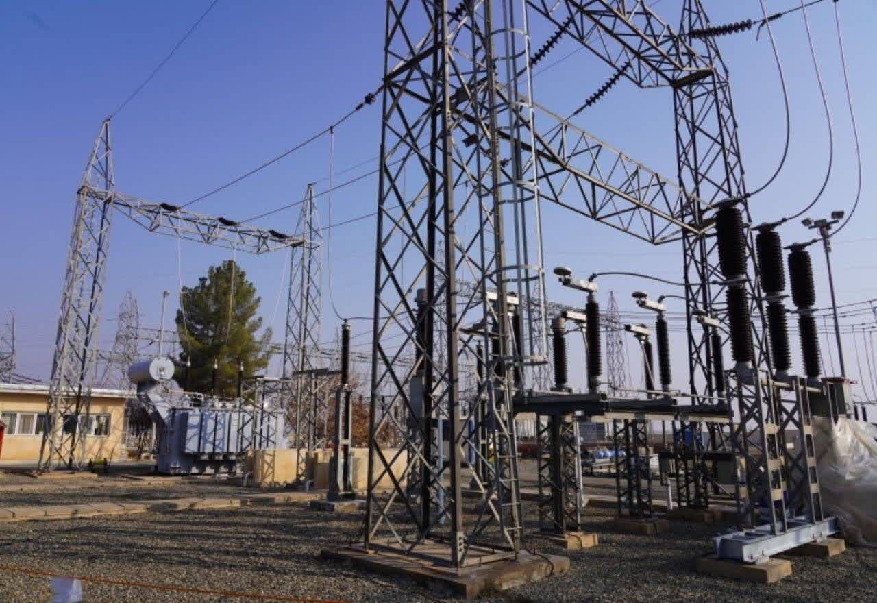 بیش از ۱۰۰۰ کیلومتر خطوط انتقال و فوق توزیع برقدار شد