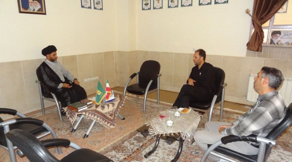 دیدار رئیس اداره مخابرات تیران و کرون با امام جمعه جدید شهر تیران