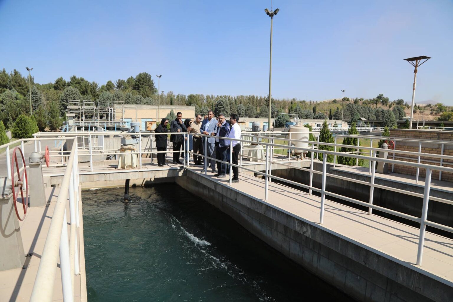 بازدید مدیران مراکز پایش و نظارت بر کیفیت آب و فاضلاب شرکتهای آبفای شرق و مرکز کشور از تاسیسات آبی اصفهان
