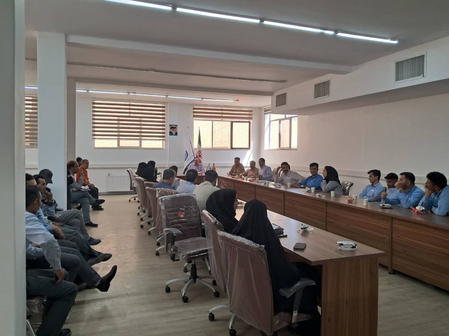 برگزاری جلسه وصول مطالبات معوق قبوض آب وفاضلاب در امور آبفای منطقه سه اصفهان