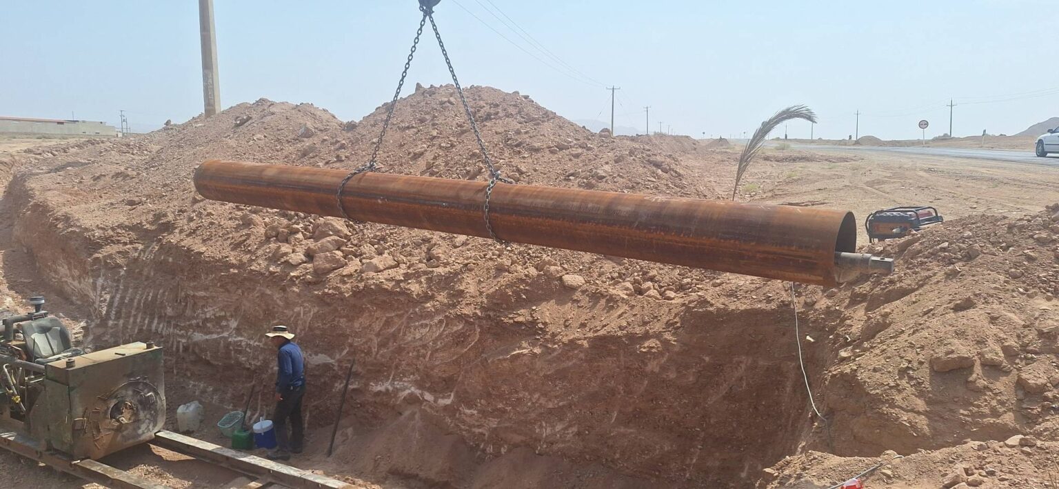 پیشرفت ۶۰ درصدی اصلاح خط انتقال آب چاه بهنامیه به مخزن شهر خور