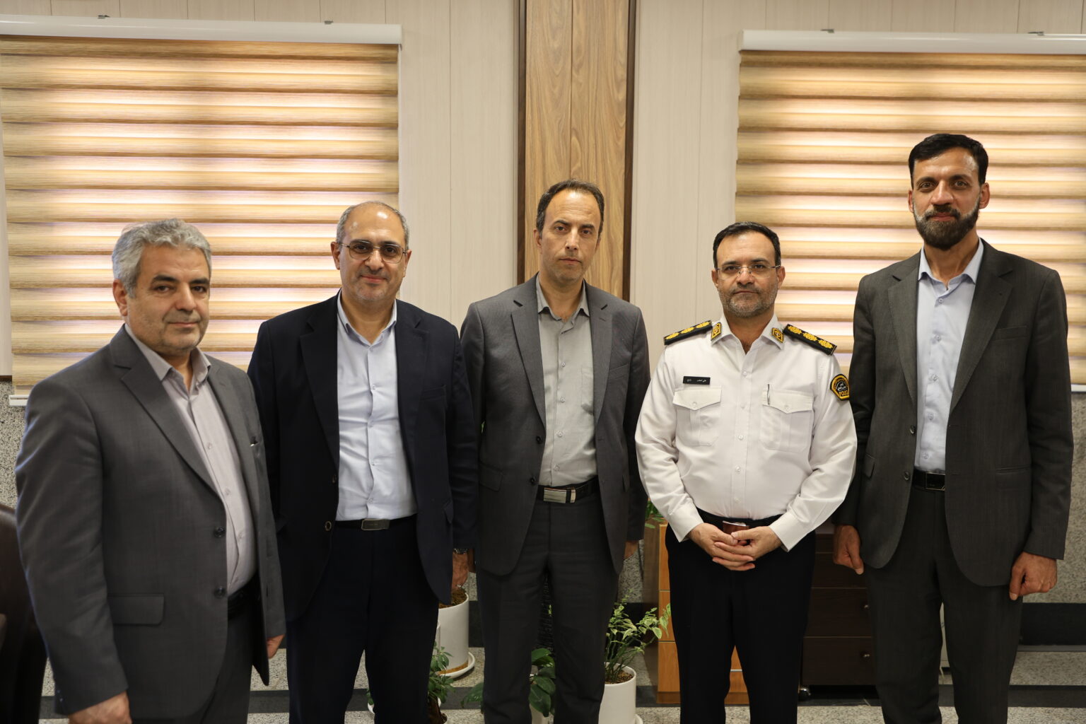 تقدیر مدیرعامل آبفا اصفهان از رئیس پلیس راهور در هفته نیروی انتظامی