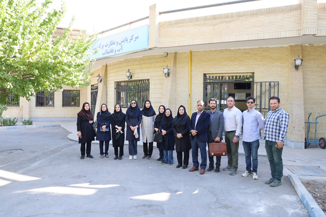 بازدید اعضای کمیته راهبری برنامه ایمنی آب از مخازن کلیدی آب شرب شهر اصفهان