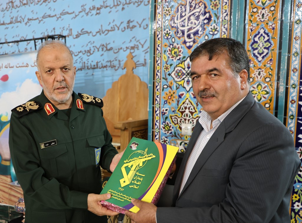 تقدیر فرمانده سپاه حضرت صاحبالزمان (عج) از مدیرعامل آبفای استان اصفهان
