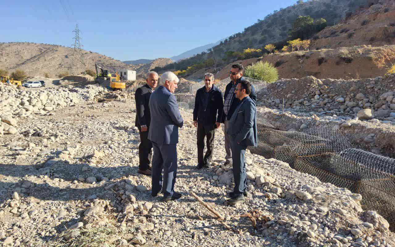 بازدید مدیر منطقه ۲ از پروژه ایمنسازی خط لوله در تقاطع با رودخانه بشار