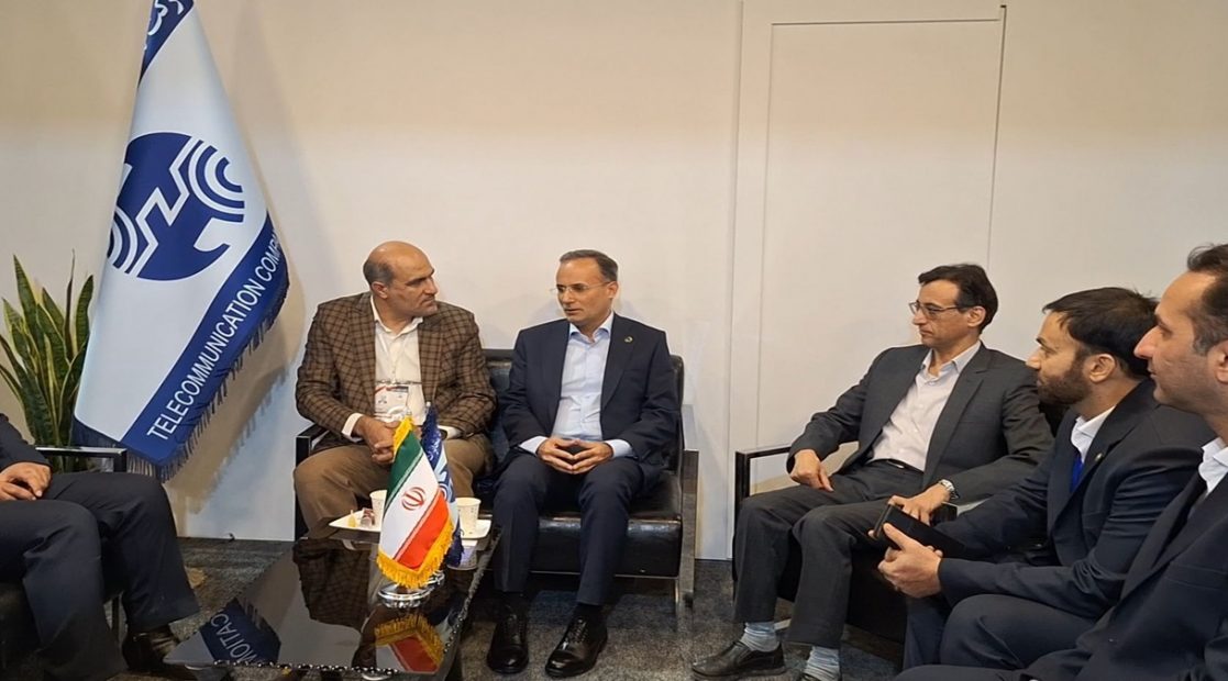 دیدار مدیران شرکت سیما آترون و مخابرات منطقه اصفهان
