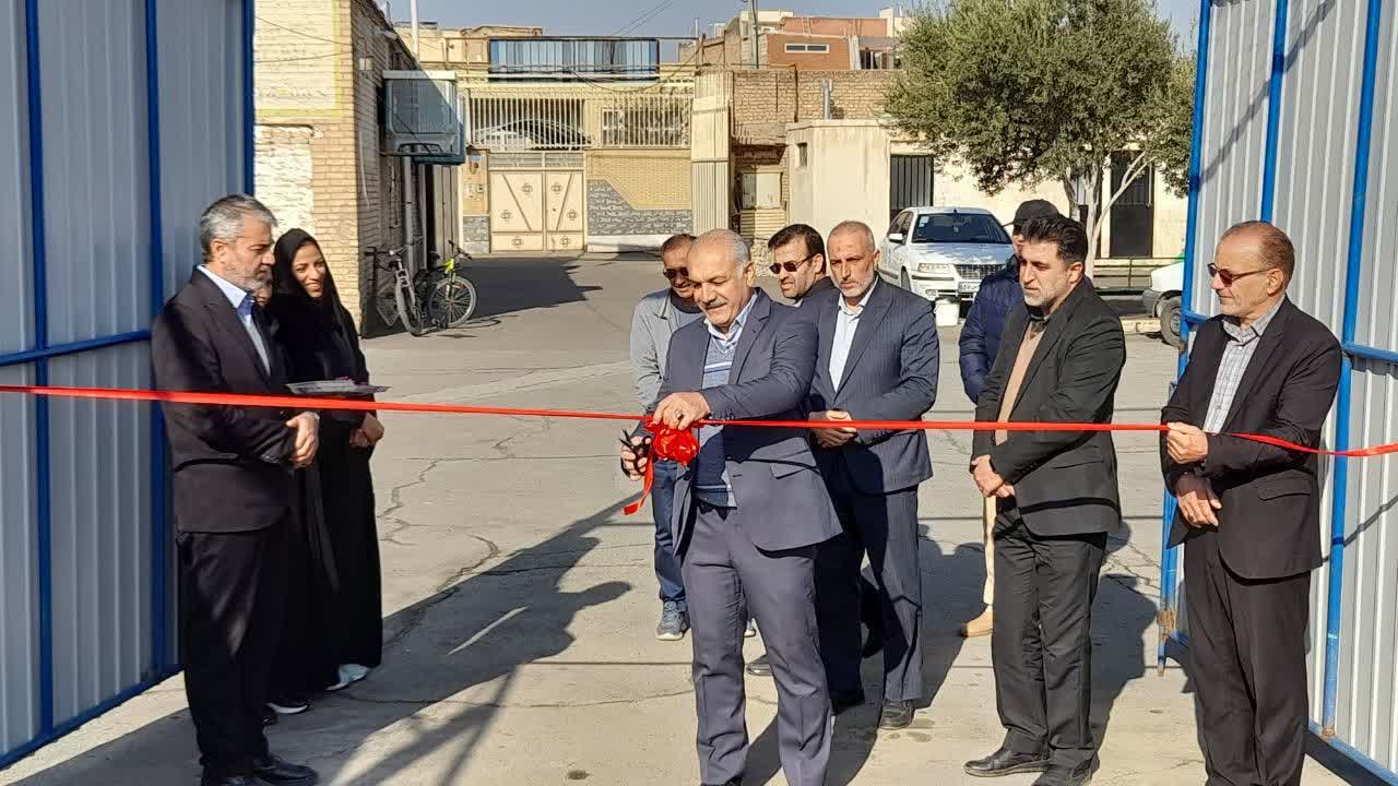 افتتاح زمین چمن مصنوعی یکهزار و ۵۶ مترمربعی و کانون تندرستی در کاشان