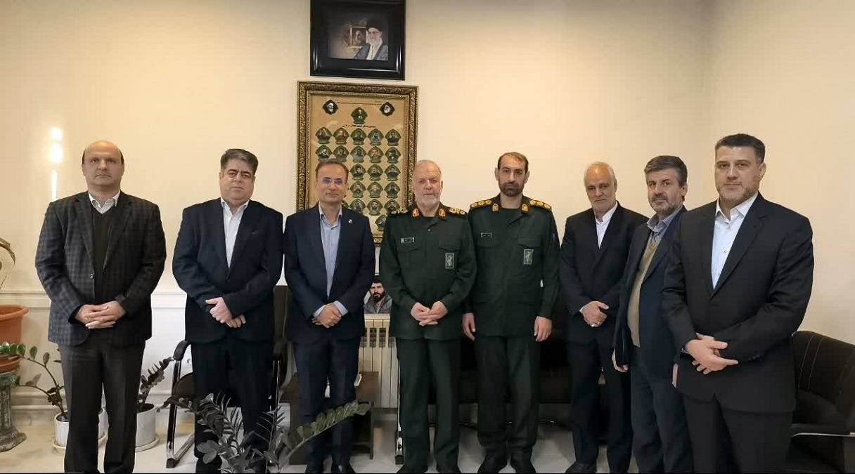دیدار مدیران مخابرات منطقه اصفهان با فرمانده سپاه صاحبالزمان (عج)