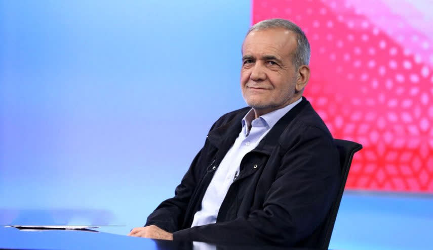 ابرپروژه انتقال آب از دریا با دستور رئیسجمهور افتتاح شد ابرپروژه انتقال آب از دریا با دستور رئیسجمهور افتتاح شد