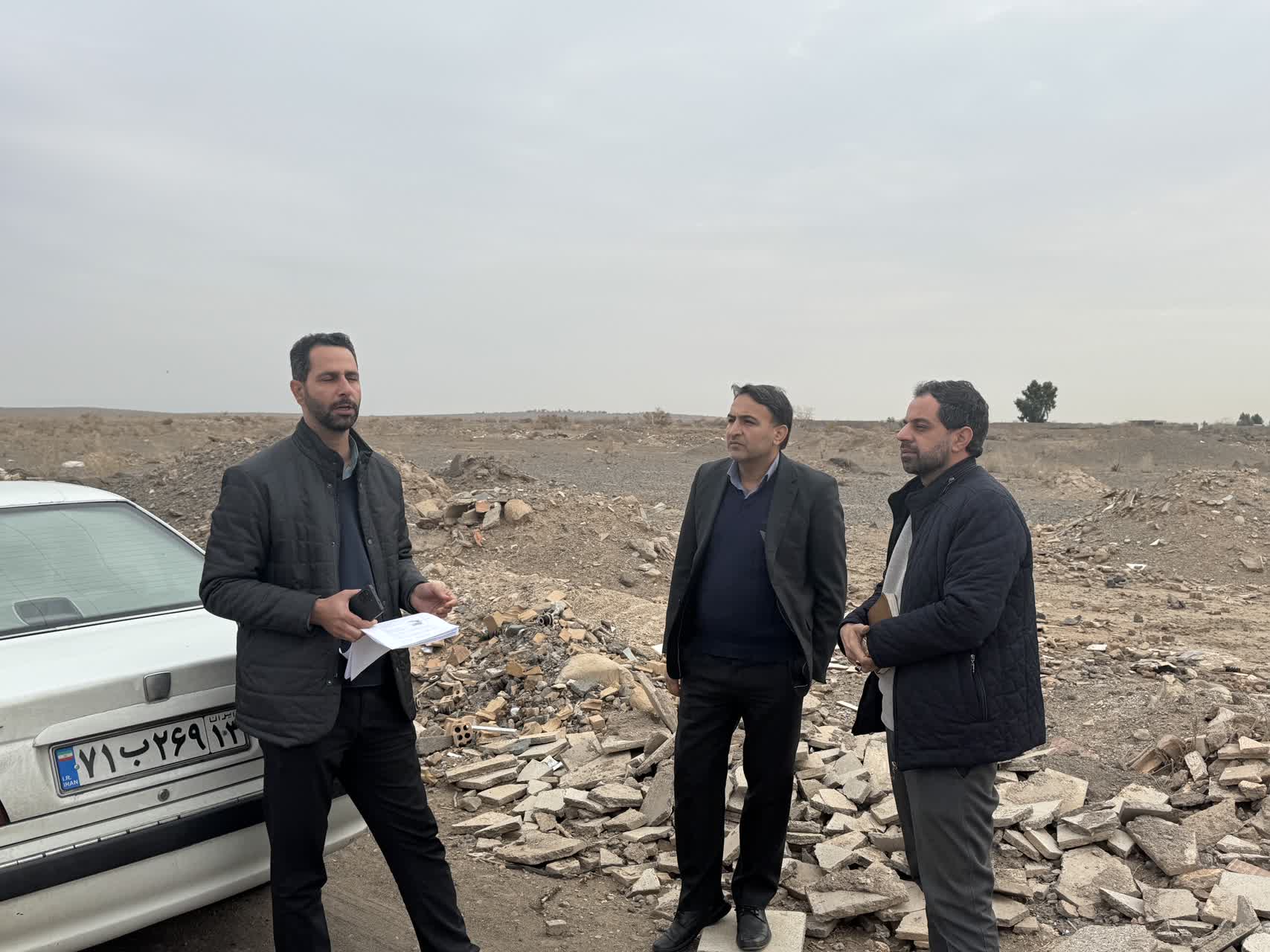 بازدید میدانی بخشدار زواره از اراضی تفکیکی روستای تلکآباد شهرستان اردستان