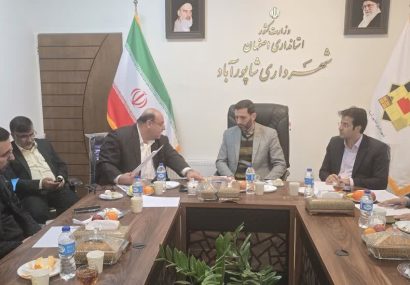 تاکید مدیرکل ورزش و جوانان استان بر تسریع  اتمام پروژه‌های نیمه‌تمام ورزشی شهرستان برخوار