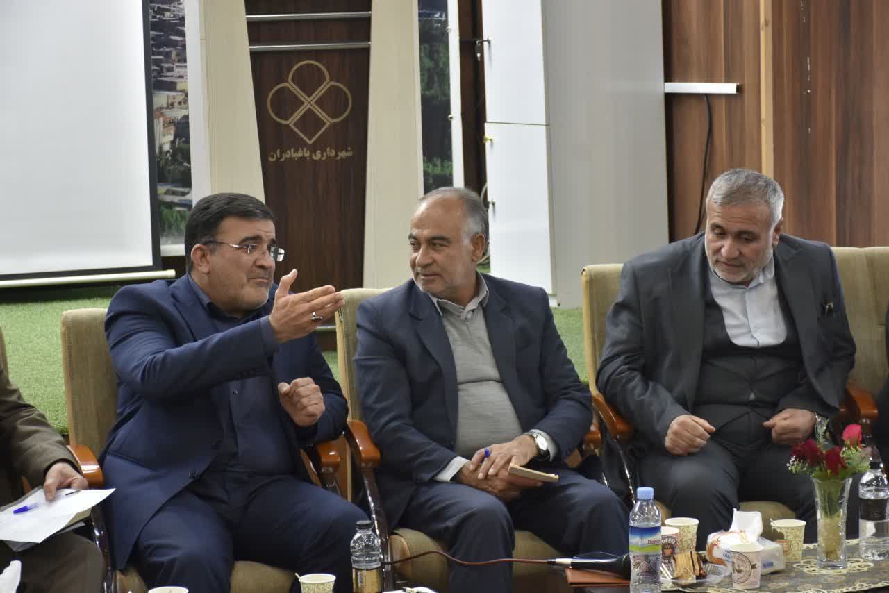 بررسی راهکارهای توسعه مسکن روستایی و فراهمسازی بستر مهاجرت معکوس در باغبهادران