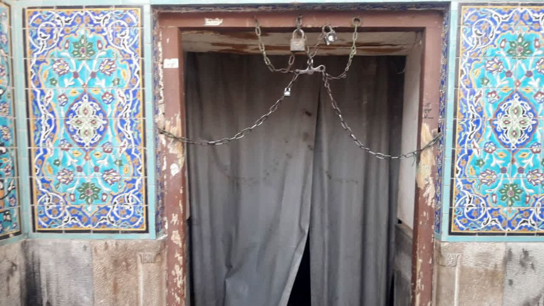 درب تاریخی مسجد ۷۰۰‌ ساله خوزان خمینی‌شهر به سرقت رفت