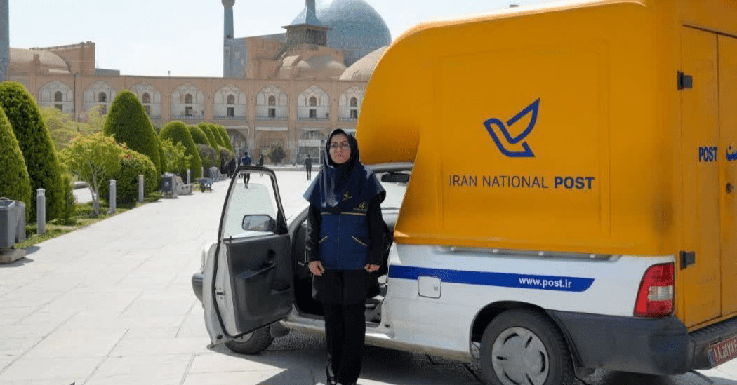 مسیر شغلی اولین زن پستچی از اصفهان تا تقدیر ملی