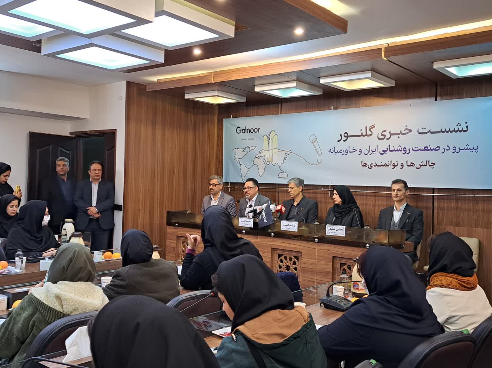 سیاست‌های غلط ارزی سبب حذف بسیاری از صادرکنندگان از چرخه صادرات شده است