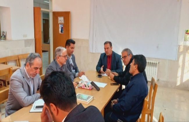 جلسه بررسی مشکلات روستای استرک