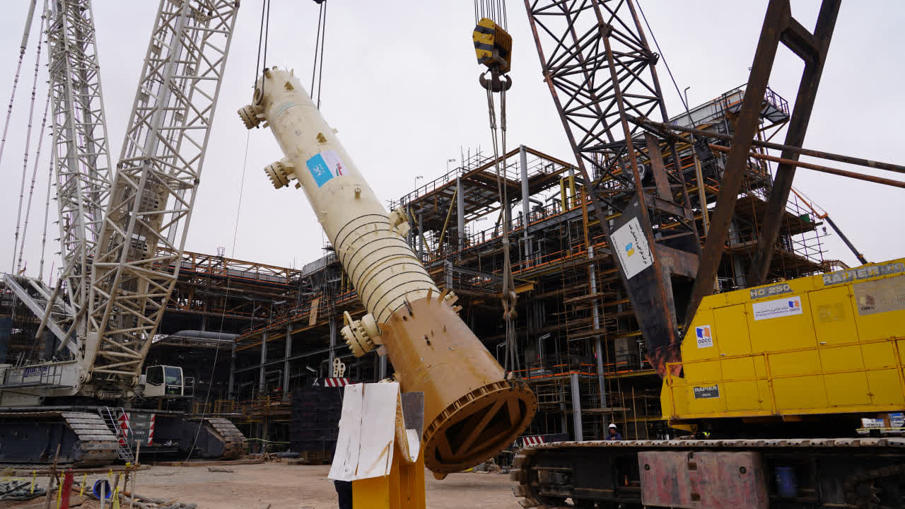 نصب غول ۲۳۵ تنی؛ آغاز فصل تازه اجرای پروژه RHU