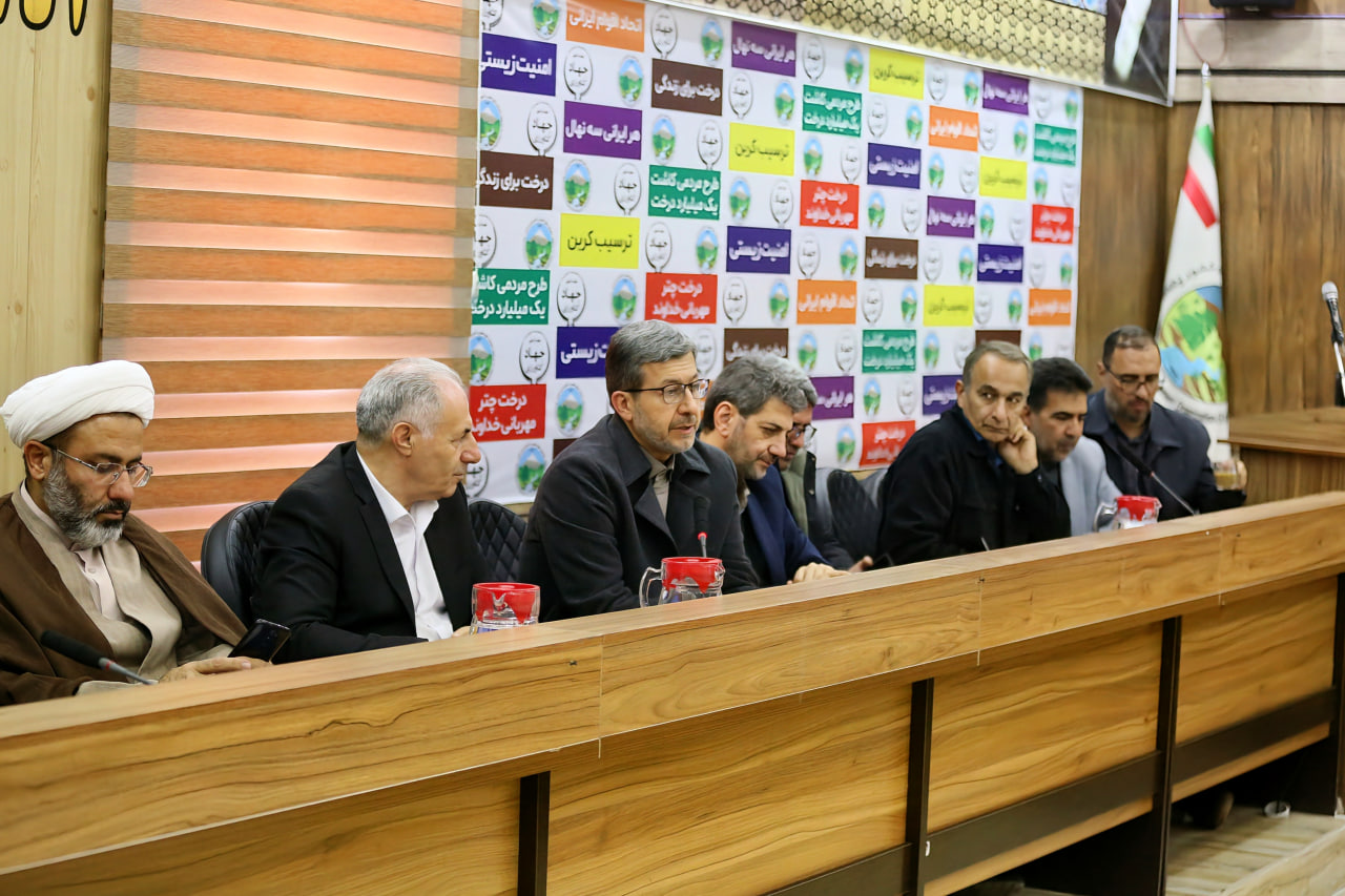 افتتاح نیروگاه ۲۵ کیلوواتی خورشیدی در اداره کل منابع طبیعی اصفهان