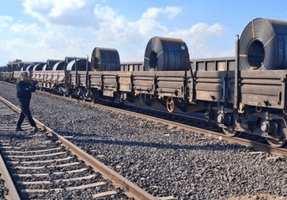 آغاز صادرات ریلی محموله ۳۰۰۰ تنی فولاد از اصفهان به افغانستان