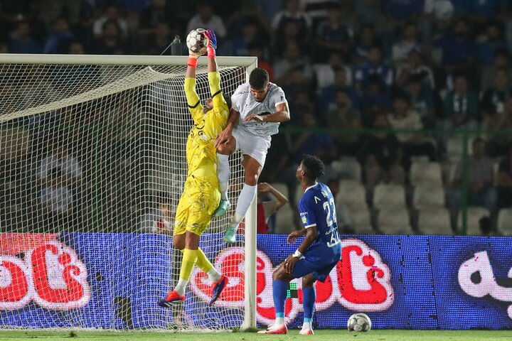 توقف بدموقع استقلال در اصفهان