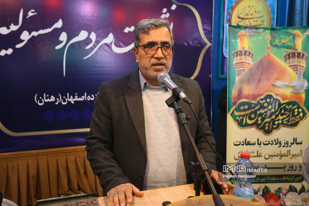 مدیرکل نوسازی مدارس اصفهان در نشست پاسخگویی رهنان به پرسشها پاسخ داد