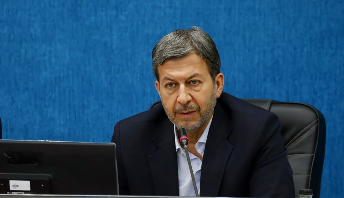 انتقاد شدید‌اللحن استاندار اصفهان نسبت به حضور مدیران غیرمتخصص در صنایع نفتی و پتروشیمی استان