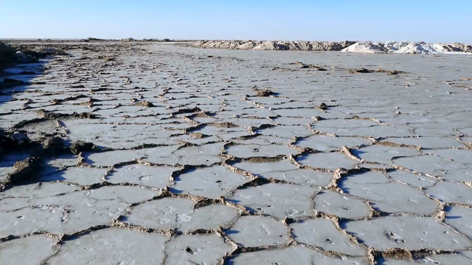 ریزگرد دریاچه نمک اصفهان را تهدید می‌کند