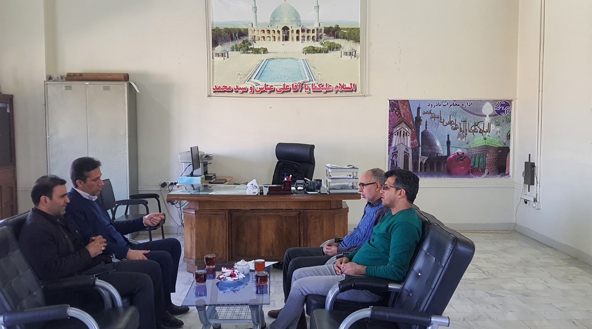 نشست مشترک اداره مخابرات و دانشگاه آزاد بادرود برای اجرای طرح فیبر نوری