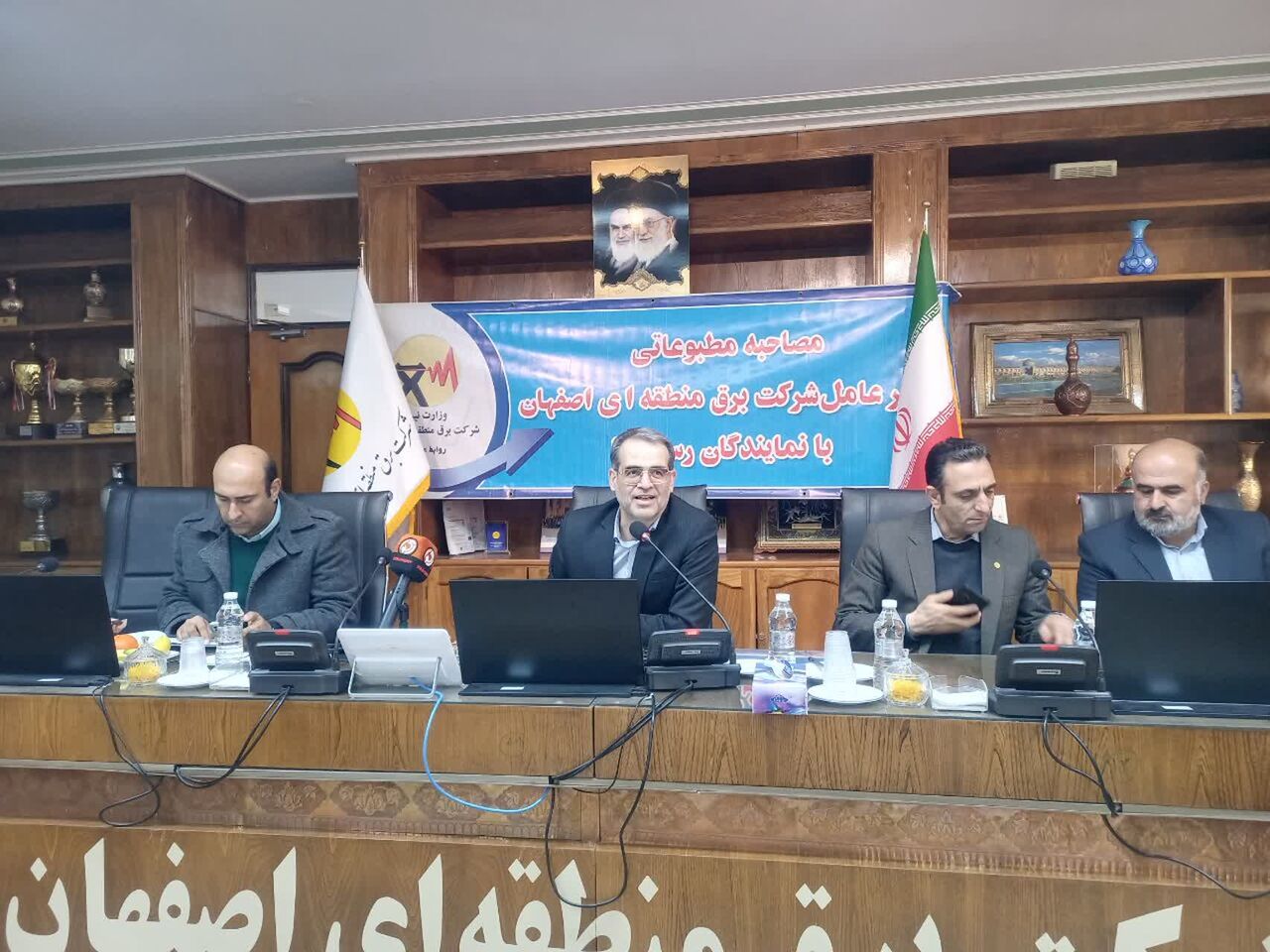 آغاز عملیات اجرایی ۲۴ طرح زیرساختی برق منطقه ای در اصفهان
