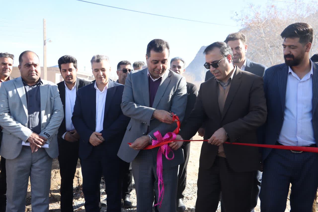 افتتاح نخستین پنل خورشیدی ۲۰ کیلوواتی آموزش و پرورش فریدن