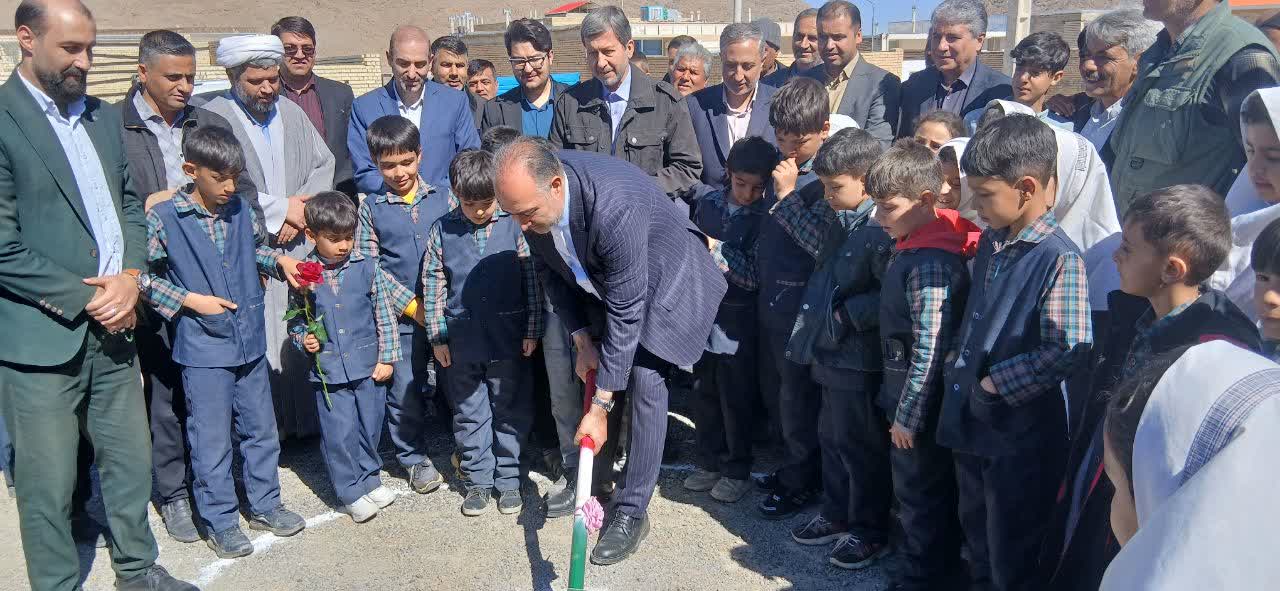 کلنگ آموزشگاه روستای گلدره مهردشت زده شد