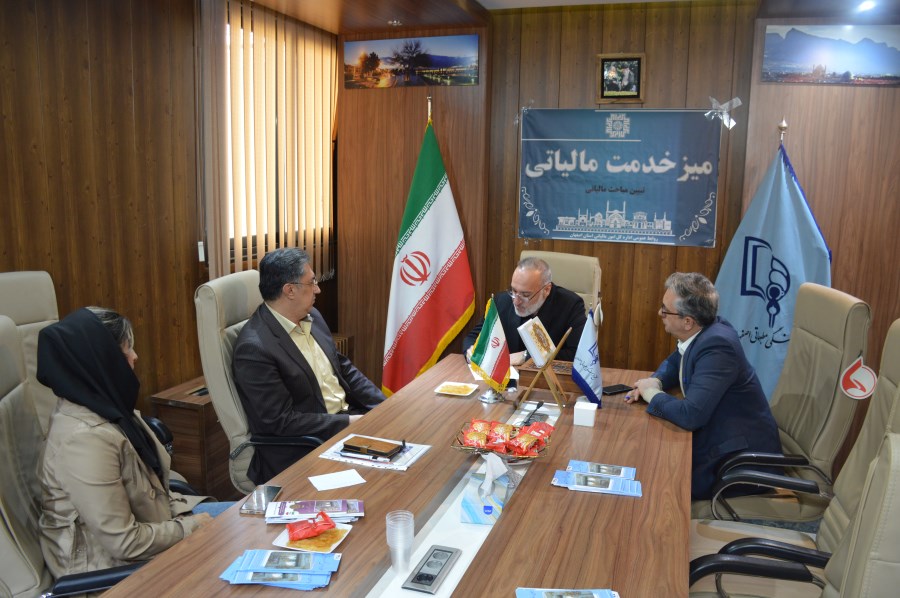 استقرار میز خدمت در مجتمع فرهنگی مطبوعاتی اصفهان