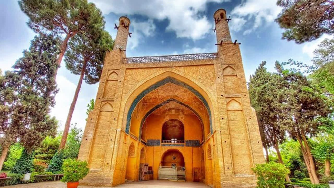 تعطیلی بناهای تاریخی اصفهان در روز ۱۳ فروردین