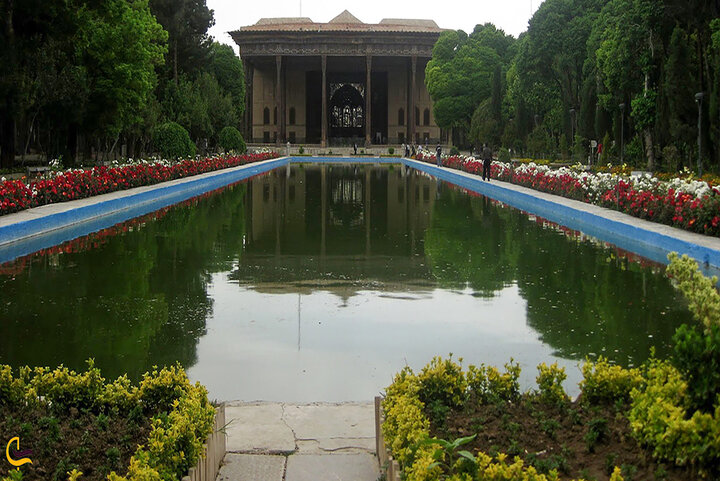 اصابت موشک به حوالی کاخ جهانی چهلستون اصفهان