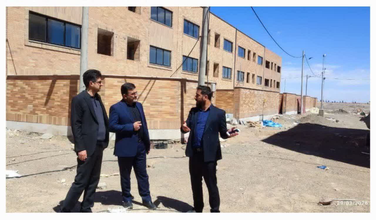 بازدید مدیرکل بنیاد مسکن استان اصفهان از پروژه نهضت ملی مسکن نایین