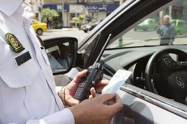 خودروی لکسوس با سرعت غیرمجاز ۲۰۵ کیلومتر بر ساعت توقیف شد