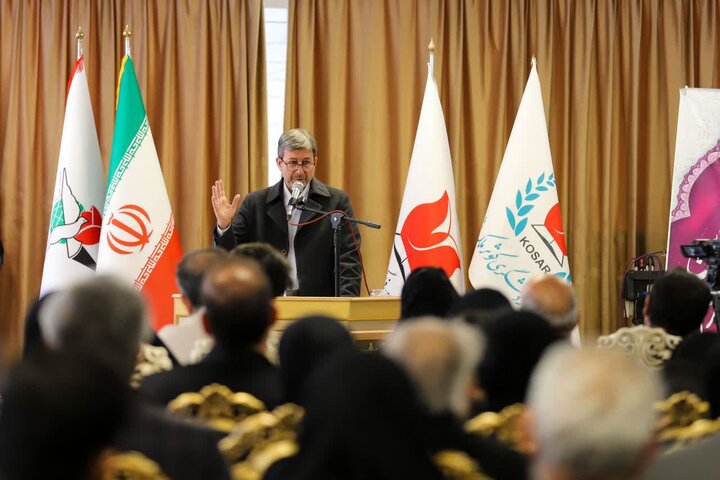 استاندار اصفهان: خانوادههای شهدا ستونهای پنهان امنیت ایران هستند
