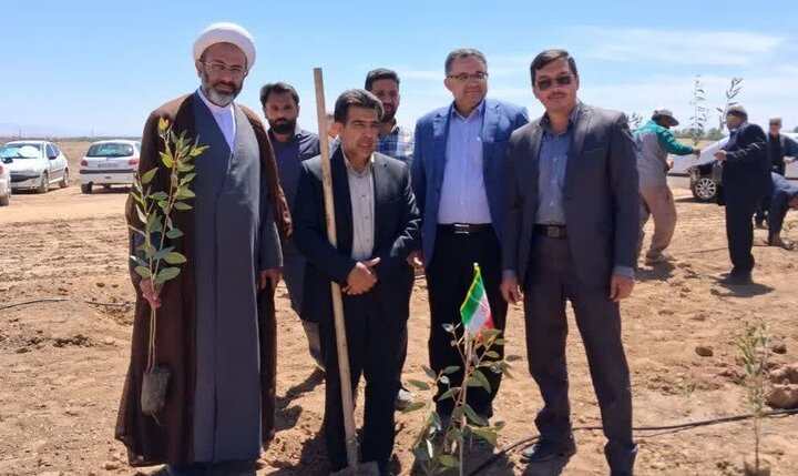 کاشت ۶۰ هزار نهال در اصفهان در قالب پویش ملی «سرو ایران»