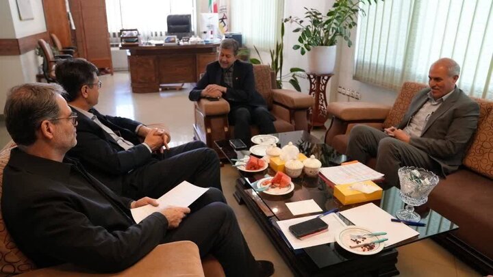 صنعت برق اصفهان در خط مقدم مقاومت در برابر تجاوز به زیرساختها