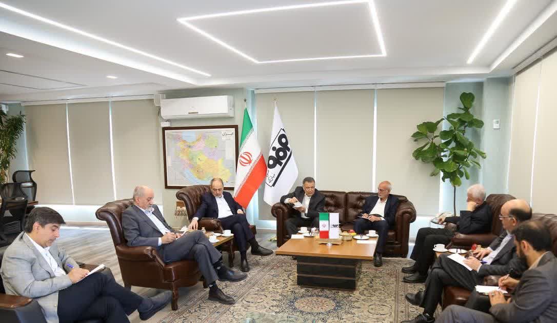 ۴۵ سال تجربه مدیریت فولاد مبارکه دور میز همدلی