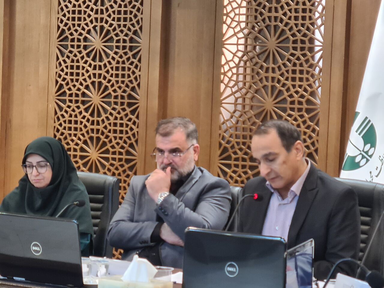 کنترل آلودگی آب و هوای اصفهان با نیروی انسانی فعلی محیط زیست ممکن نیست