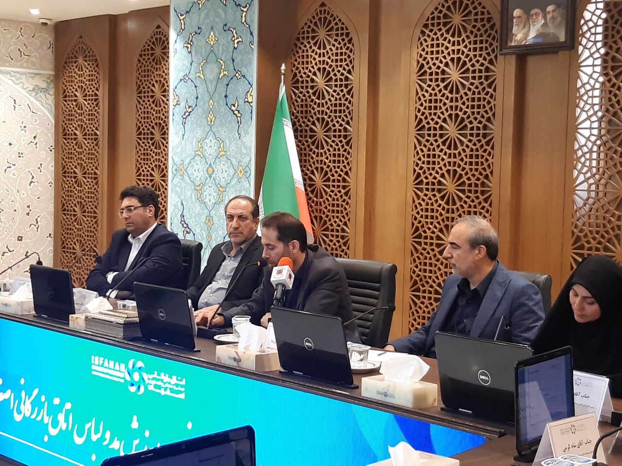 ظرفیت‌های فرهنگی و صنعتی اصفهان در حوزه مد و پوشاک به کار گرفته شود