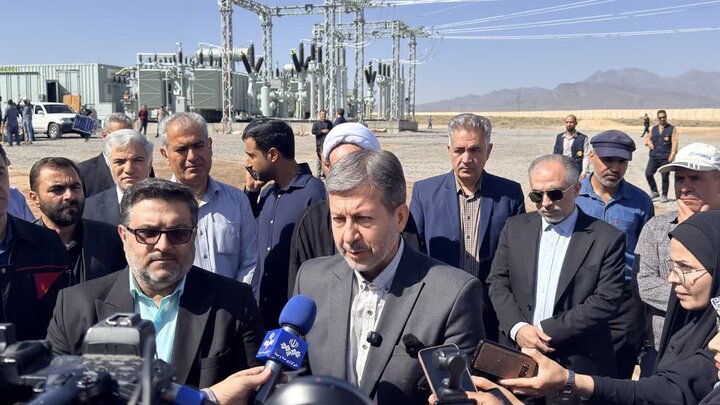 ۵۷۰۰ مگاوات برق خورشیدی در اصفهان تولید میشود