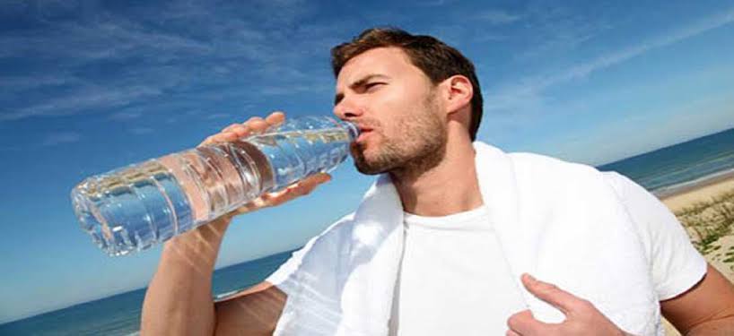 برای پیشگیری از گرمازدگی، آب را منظم بنوشید