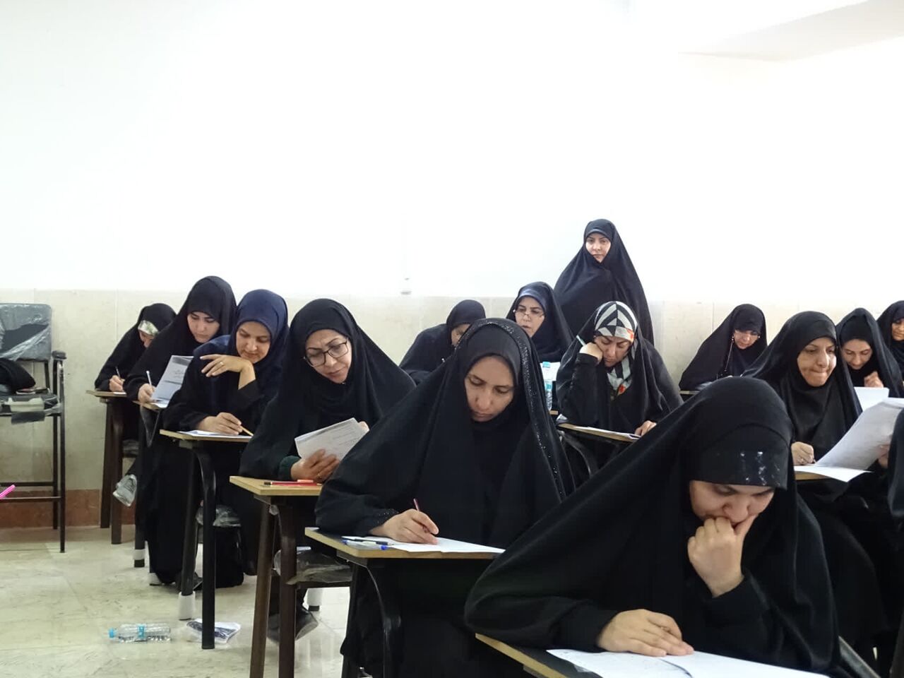 آزمون ورودی حوزههای علمیه خواهران استان اصفهان همزمان با سراسر کشور برگزار شد