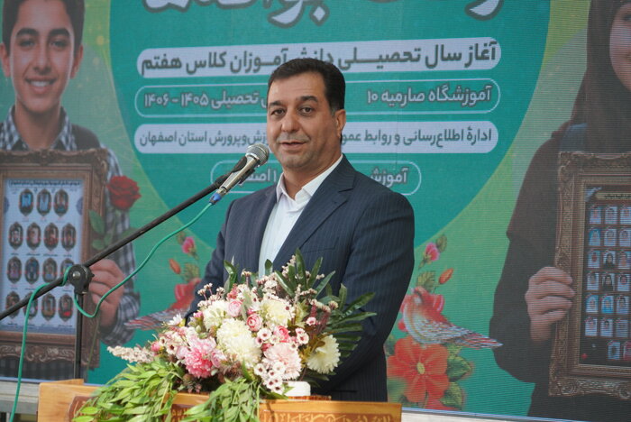 ماموریت مدارس تربیت متوازن، مهارت‌آموزی و تقویت هویت ملی دانش‌آموز است