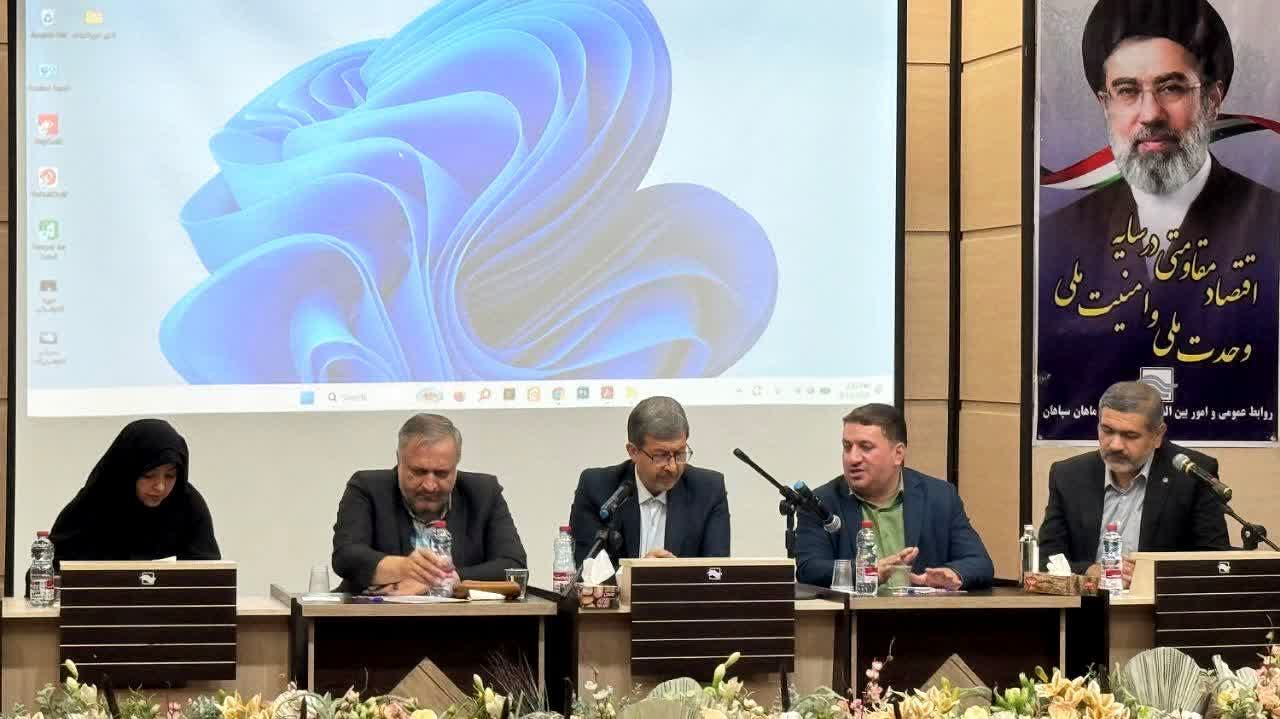 اصفهان مقصد نخست سرمایه‌گذاران انرژی / آماده‌سازی ۲۲۰ مگاوات پروژه خورشیدی برای کلنگ‌زنی