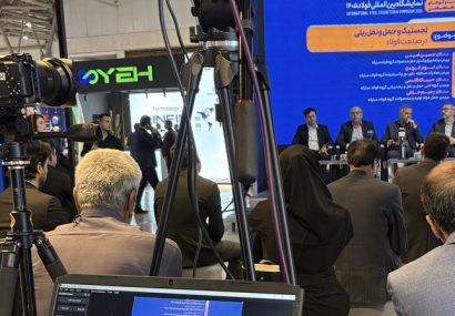 ورود ۱۵ میلیون تن مواد اولیه به فولاد مبارکه/ سهم ۶۰ درصدی حمل ریلی و سرمایهگذاری برای خرید ۵۰ لوکوموتیو جدید